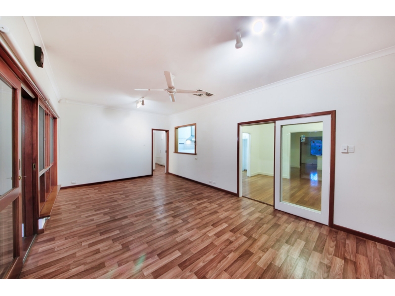 22 Hornsey Road, FLOREAT House for rent Listed by Ariane Anning of