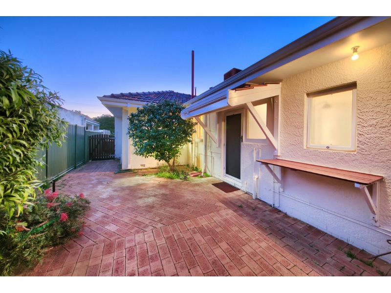 22 Hornsey Road, FLOREAT House for rent Listed by Ariane Anning of