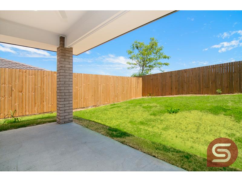 2/237 Edwards St FLINDERS VIEW QLD 4305