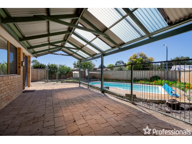 30 Hartfield Crescent, LEEMING House for rent Listed by Stacey