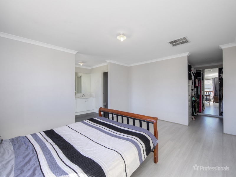 17 Oakbank Crescent, BUTLER House for rent Listed by Michelle Bourke of Professionals Northern