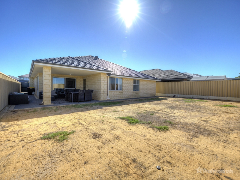 17 Oakbank Crescent, BUTLER House for rent Listed by Michelle Bourke