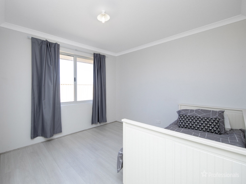 17 Oakbank Crescent, BUTLER House for rent Listed by Michelle Bourke