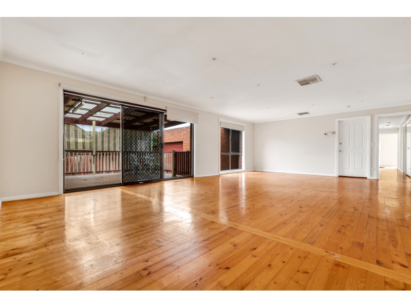 54 Rokeby Crescent, CRAIGIEBURN House for rent Listed by of Ray White Craigieburn & TenantApp