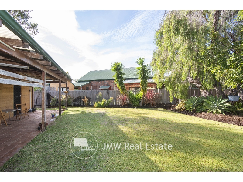 18 Hakea Way, DUNSBOROUGH House for rent Listed by Raeleen Stevenson