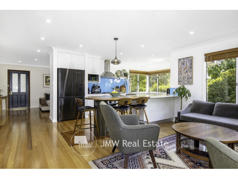 6 Elmore Road, QUINDALUP House for rent Listed by Raeleen Stevenson