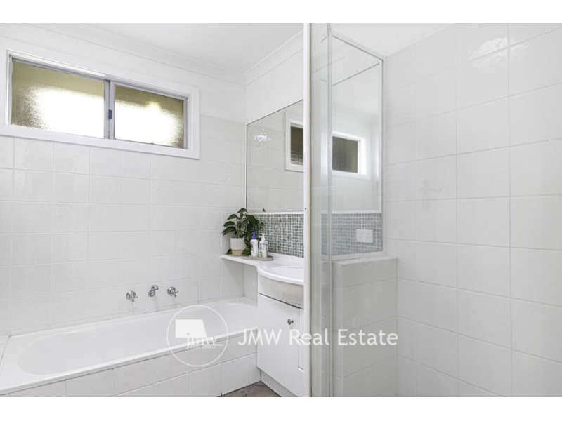 6 Elmore Road, QUINDALUP House for rent Listed by Raeleen Stevenson