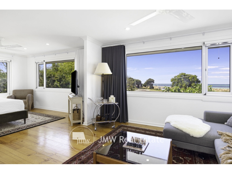 6 Elmore Road, QUINDALUP House for rent Listed by Raeleen Stevenson