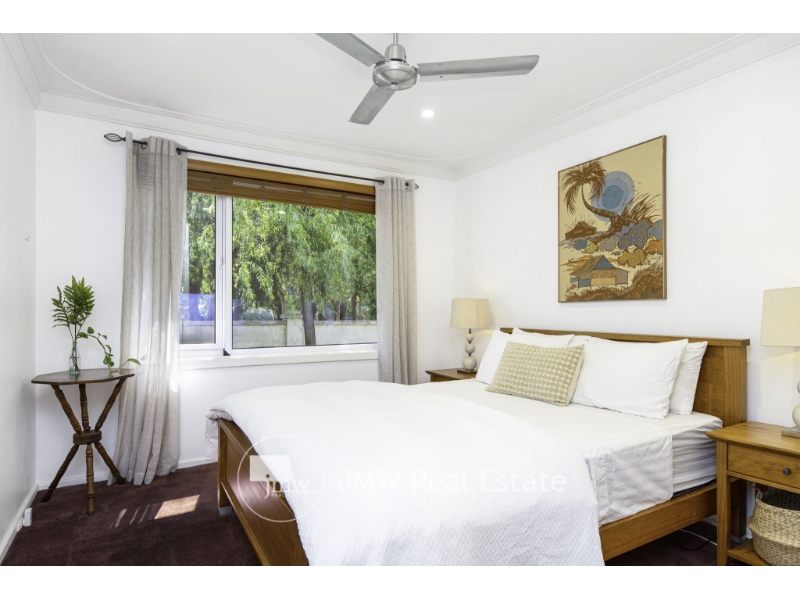 6 Elmore Road, QUINDALUP House for rent Listed by Raeleen Stevenson