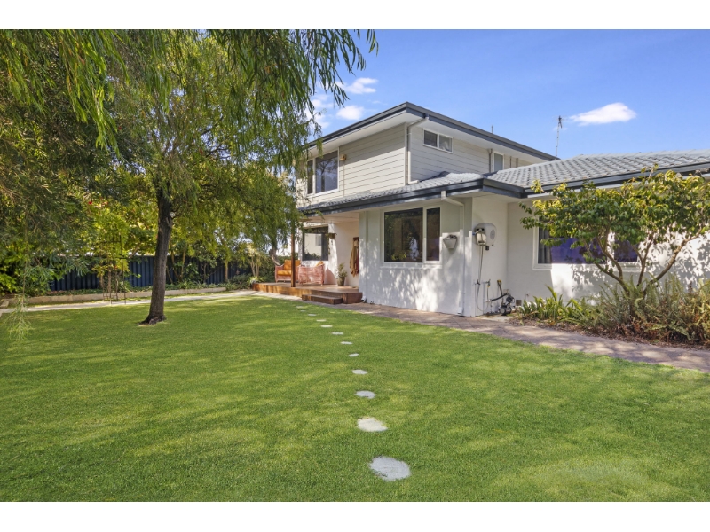6 Elmore Road, QUINDALUP House for rent Listed by Raeleen Stevenson