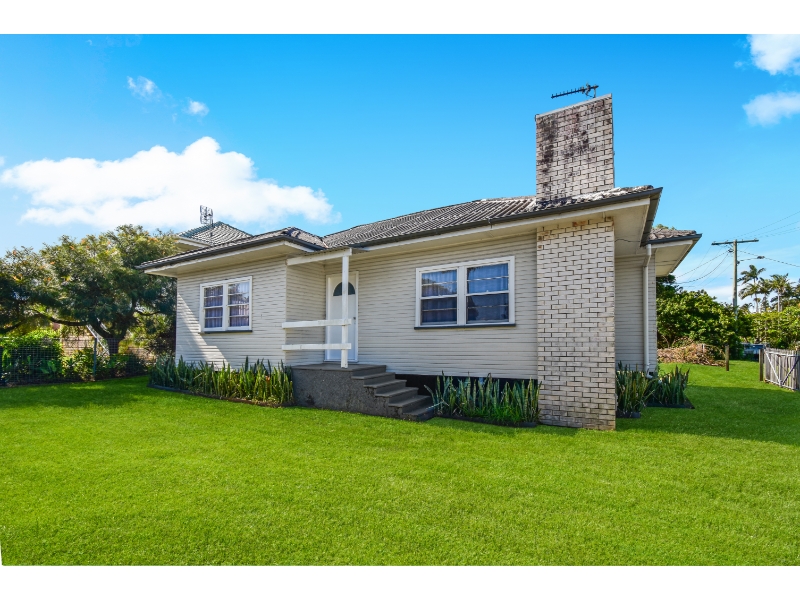 9 Mayes Avenue, CALOUNDRA House for rent Listed by Caloundra Rentals