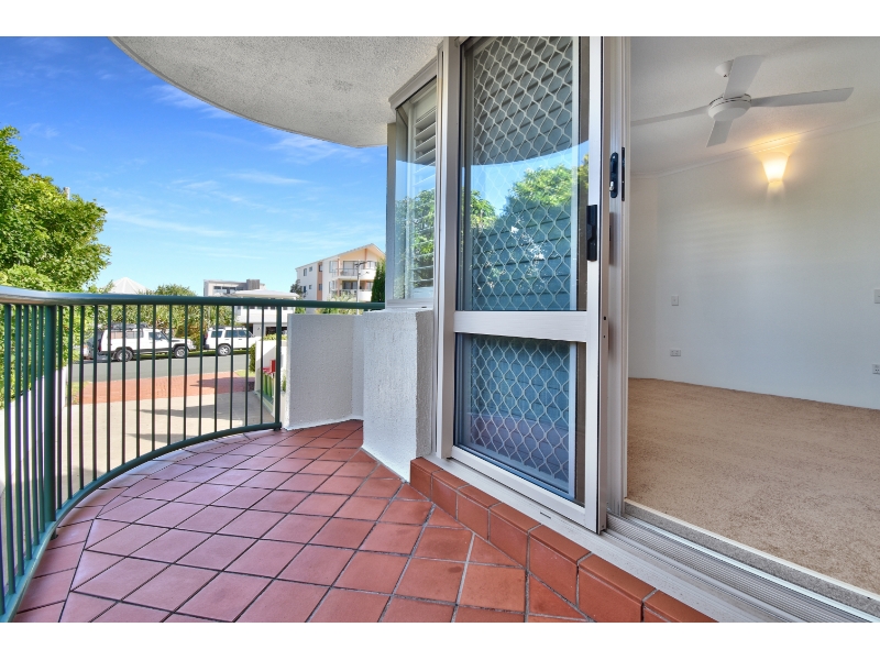 Unit 4/9 McIlwraith Street, MOFFAT BEACH Apartment for rent Listed by Caloundra Rentals of Ray