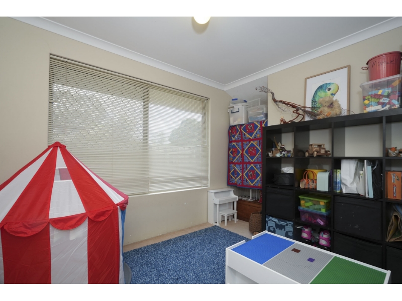 2 Millard Close, ASHFIELD House for rent Listed by Urban Springs