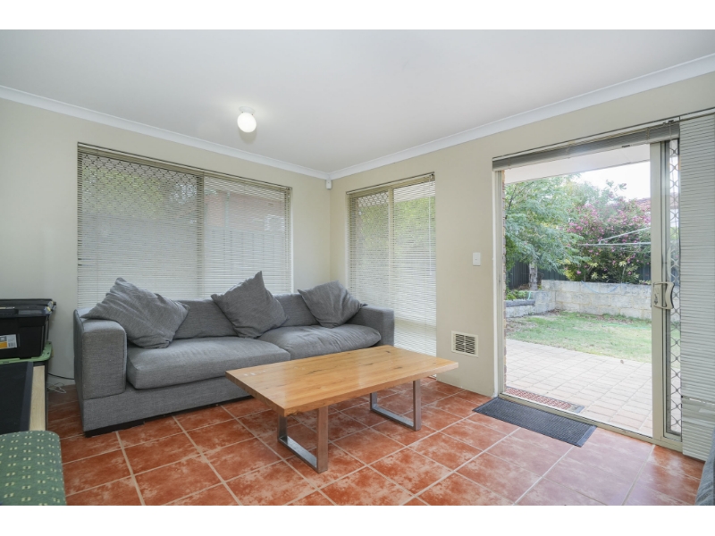 2 Millard Close, ASHFIELD House for rent Listed by Urban Springs