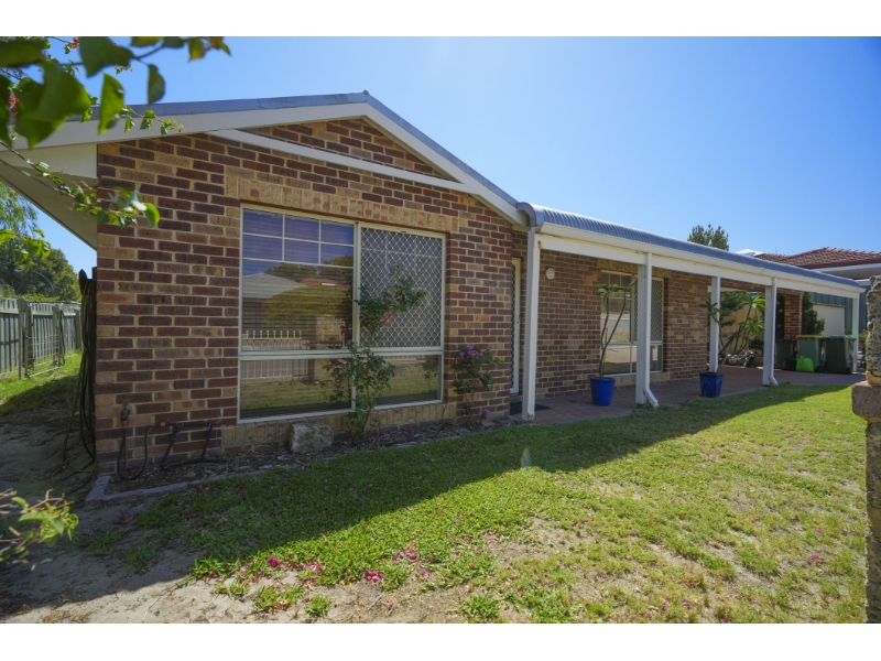 2 Millard Close, ASHFIELD House for rent Listed by Urban Springs