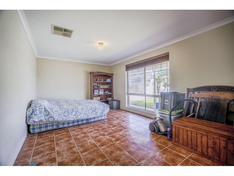 2 Millard Close, ASHFIELD House for rent Listed by Urban Springs