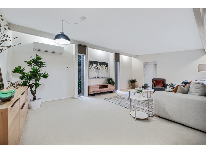 13 Bunker Crescent, GLEN WAVERLEY House for rent Listed by Olympia