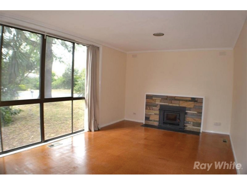 21 Pinewood Drive, MOUNT WAVERLEY House for rent Listed by Olympia