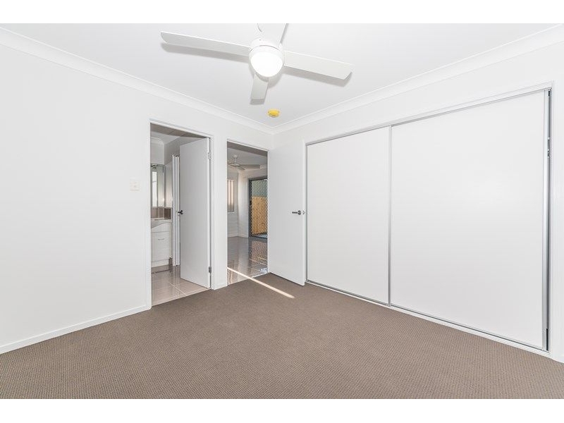 2/122a Klingner Road, REDCLIFFE Townhouse for rent Listed by Alex