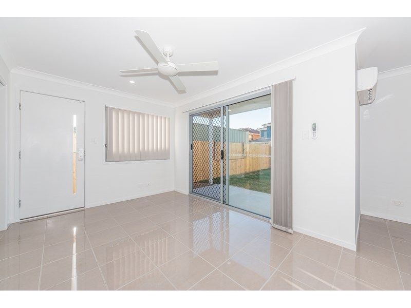 2/122a Klingner Road, REDCLIFFE Townhouse for rent Listed by Alex