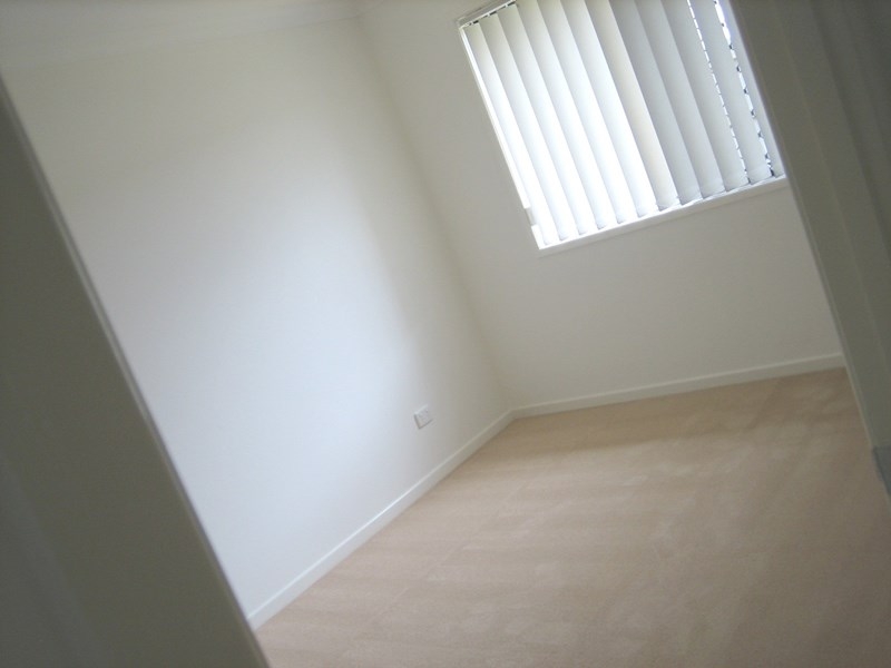 17 Norseman Street, ROTHWELL House for rent Listed by Alex Beker of