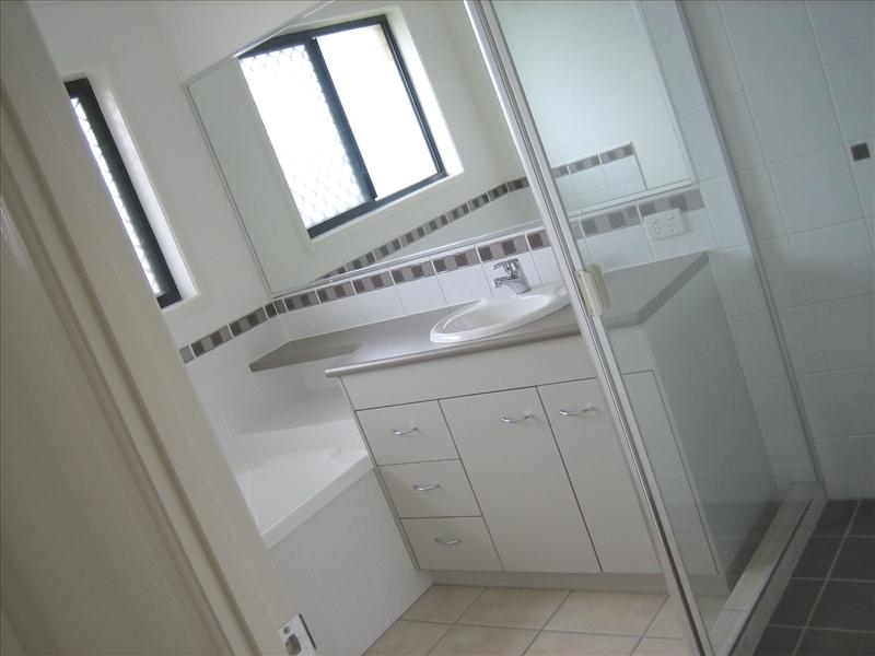 17 Norseman Street, ROTHWELL House for rent Listed by Alex Beker of