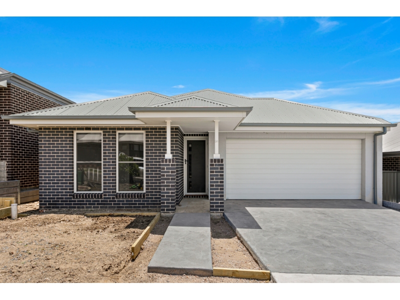 30 Lomandra Crescent, CALDERWOOD House for rent Listed by Montana