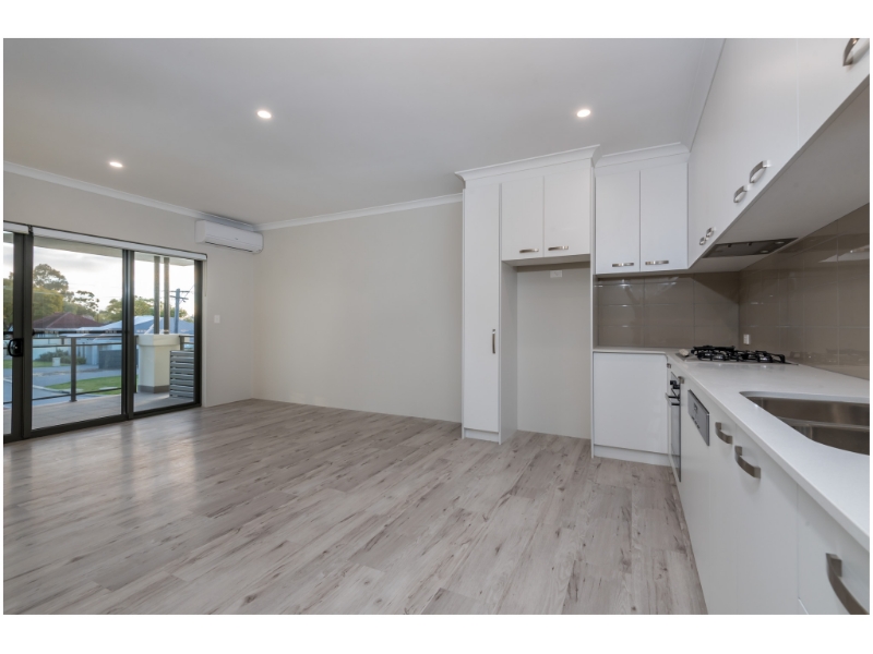 5/26 Smiths Avenue, REDCLIFFE Apartment for rent Listed by Zoe Grundy of Porter Matthews Metro