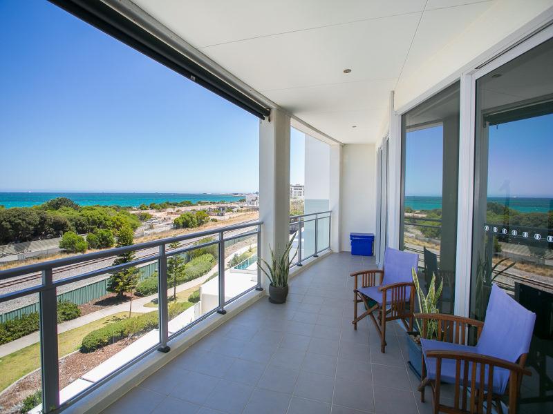 12/52 Rollinson Road NORTH COOGEE WA 6163