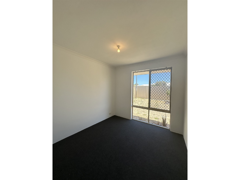 18 Newlyn Way, COODANUP House for rent Listed by Laura Wonnacott of The Realestate Co. Au