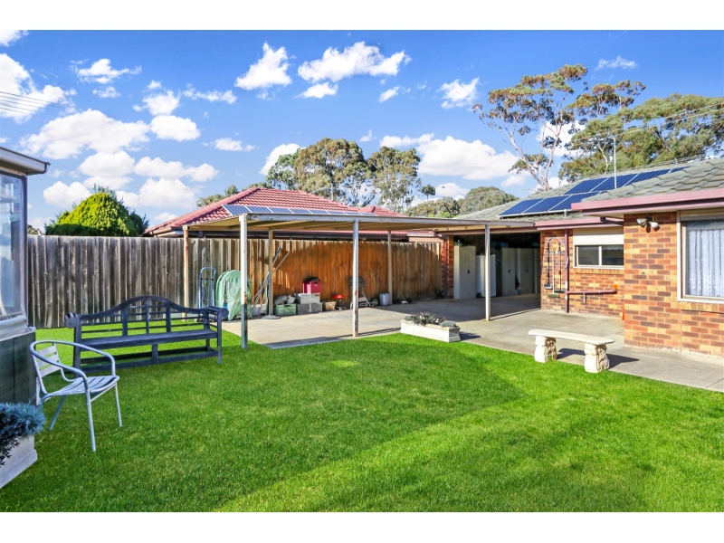 146 Ballan Road, WERRIBEE House for rent Listed by Carmen Littley of