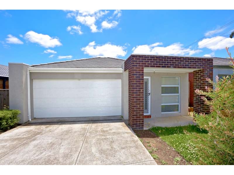 43 Central Avenue, Pakenham House for rent Listed by Anthony