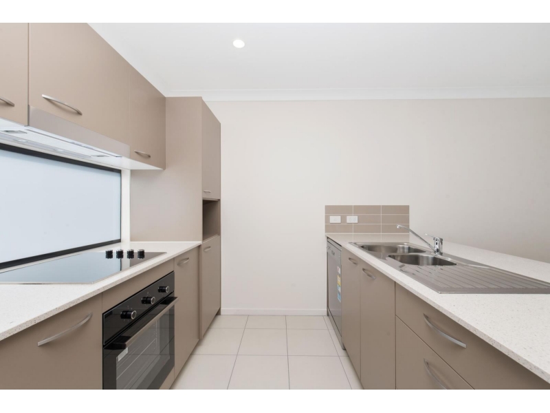 1/16 Karumba Way, Holmview Townhouse for rent Listed by Damien White