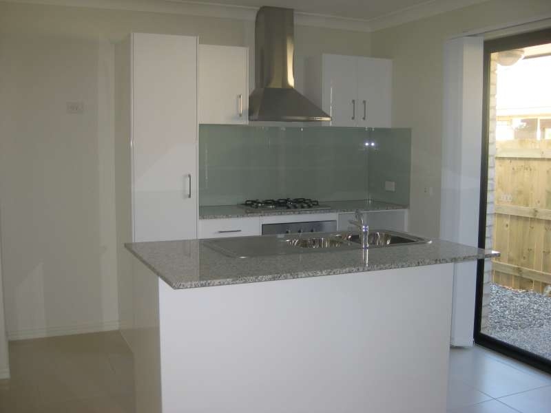 2/4 Gillam Crescent, Bray Park Apartment for rent Listed by Sheryl