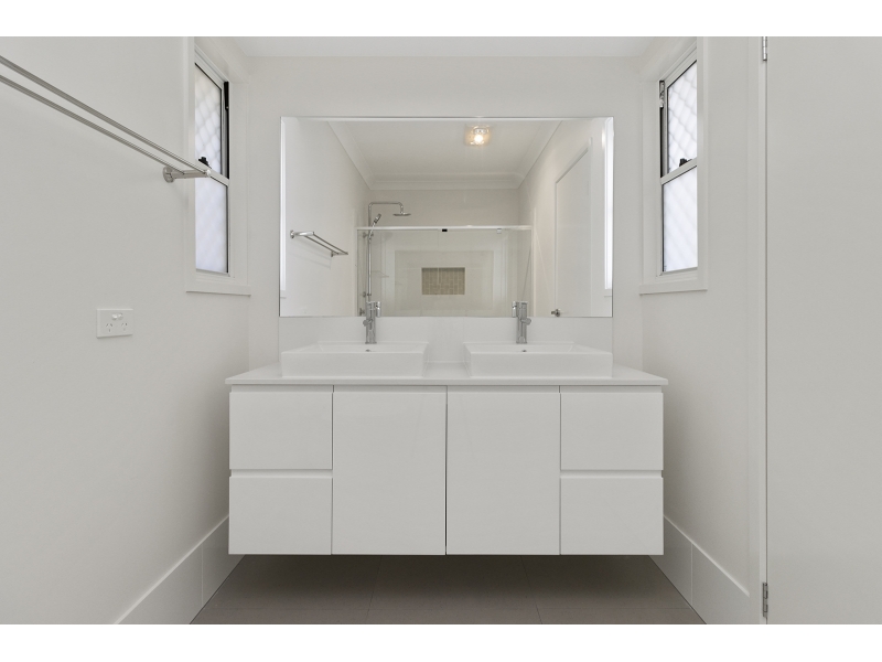 16 Steed Road, Greenbank House for rent Listed by Jamie Do of Little