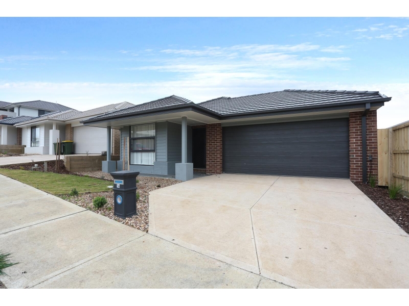 12 Strider Street, Mernda House for rent Listed by Dayna Scipione of