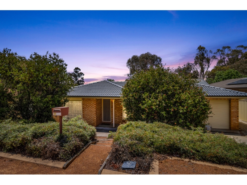 11 Maloney St Queanbeyan West NSW 2620