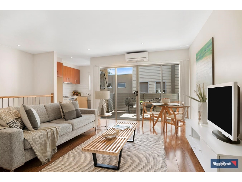 17/6 Rosamond Road, Footscray Townhouse for rent Listed by Ann Curnow