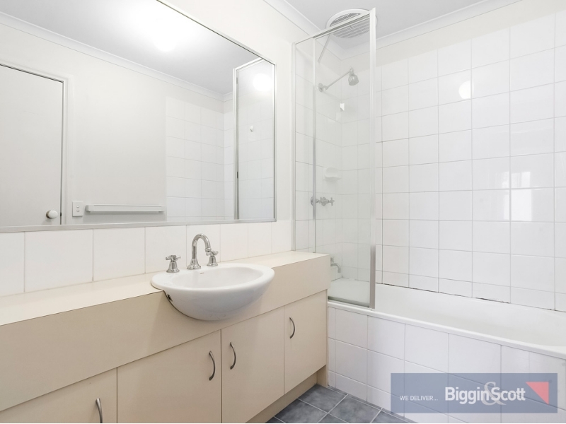 92 Stawell St, Richmond House for rent Listed by Preet Sandhu of