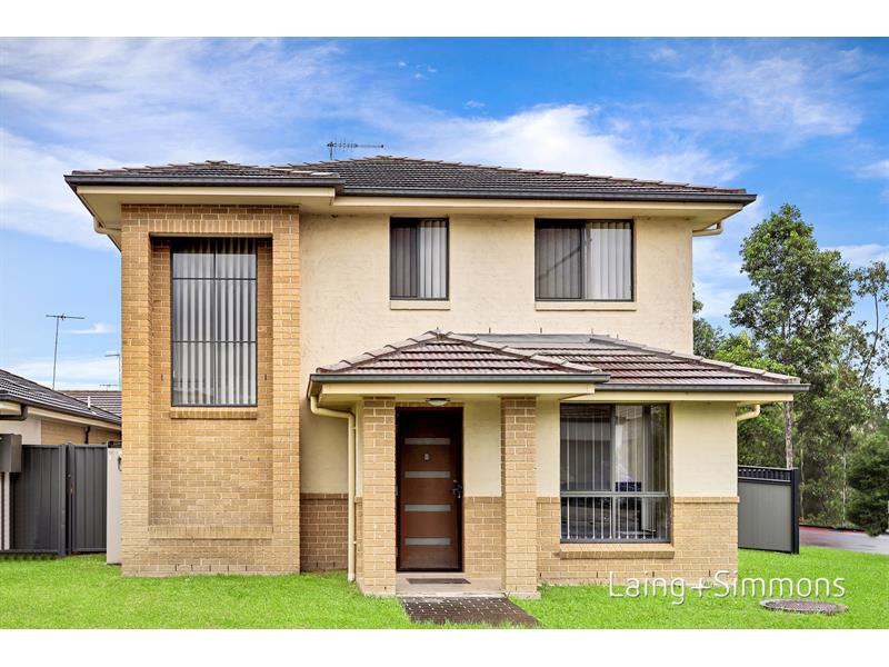 8 Taradale Drive, Ropes Crossing House for rent Listed by Chloe Oliver of Laing & Simmons St