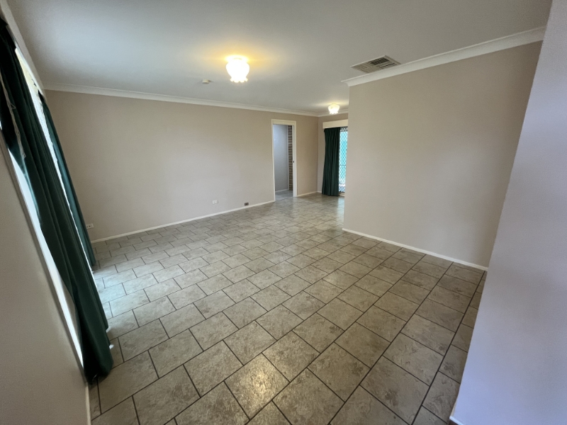 3 Gilbert Drive, TAMWORTH House for rent Listed by Prd Tamworth of