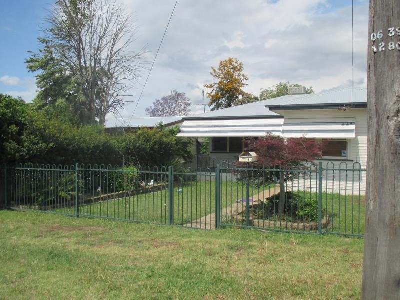 13 Croydon Avenue, Tamworth House for rent Listed by Prd Tamworth of