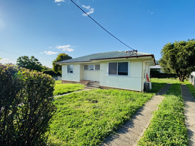 160 Robert Street, Tamworth House for rent Listed by Prd Tamworth of