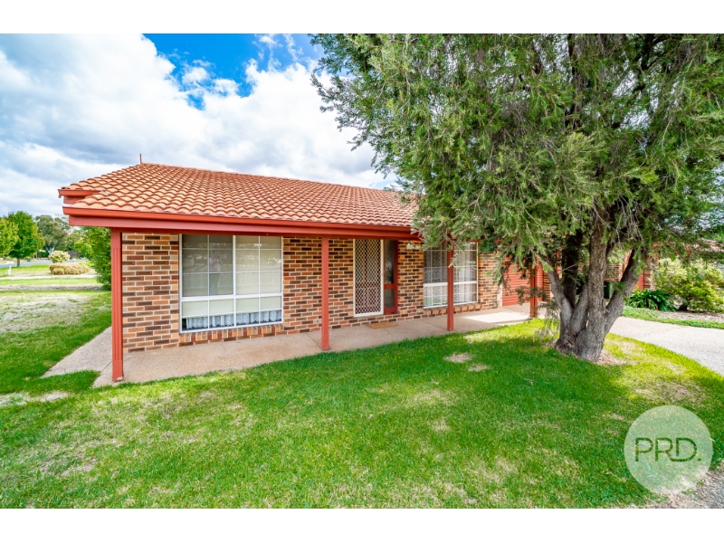 1/33 Balleroo Cres, Glenfield Park Apartment for rent Listed by Sarah