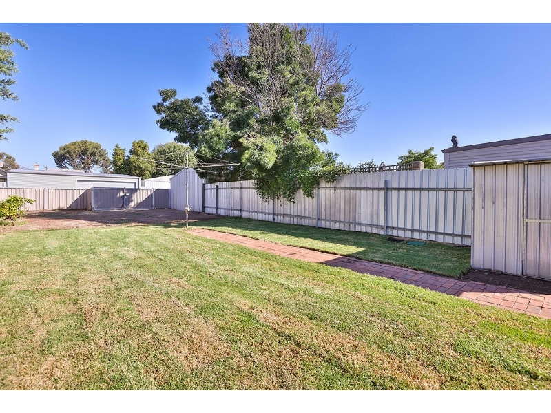 151 Magnolia Avenue, Mildura House for rent Listed by Joylene