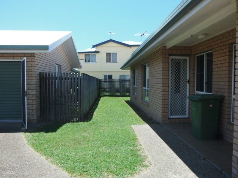 2/7 Milne Lane West Mackay QLD 4740 Apartment for rent Listed by