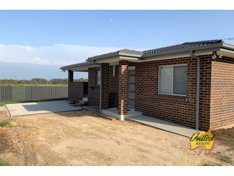 124 Ridge Road, Oakdale House for rent Listed by Tracey Loudoun of