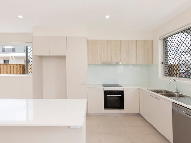 616 Tide Avenue, Maroochydore Townhouse for rent Listed by Susan