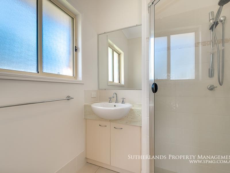 6 Goldcrest Drive, Upper Coomera House for rent Listed by Bree