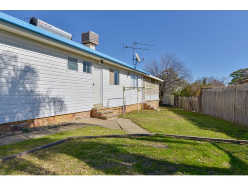 25 John Street, TAMWORTH House for rent Listed by Tamworth Property